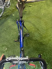  8 دراجة سباق هوائية Giant ROUD bike