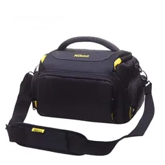 1 شنطه نيكون : Nikon  النوع: حقيبة كامير