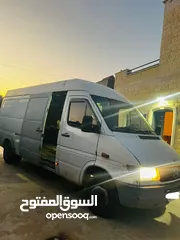  1 تمام  الباص نظيف ما فيه ضربات  اصل تجاري نظيف ضريبة  موديل 2000  باب سحاب على الجنب  شصي نظيف  بققص