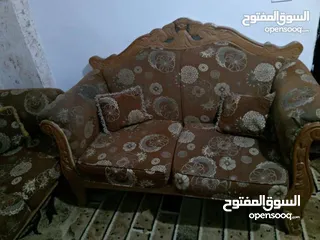  4 طقم كنب زان 7 مقاعد خشب زان  اسفنج بحالة ممتازة