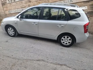  3 كيا كارينز