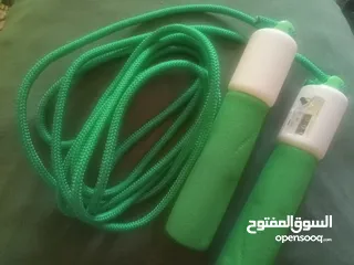  5 بوكس ملاكمه جديد من شركهEVERLAST و بيجي معاه هدايا  و شنكل وهو مناسب لل اعمار 9,35 وقوي جدا السعر 35