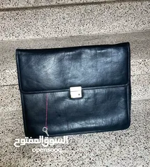  7 شنط سفر وحقائب قديمة ونادرة.