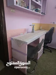  6 مكتب لشخصين مع ملحق اضافي فوق المكتب +كرسي مكتبي دوار قماش