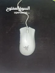  1 Razer deathadder mouse essential white used for 1 year. ماوس ديث ادر ايسينشل ابيض مستخدم لمدة سنة