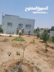  2 بيت للبيع مع حديقة موقع هادئ وجميل