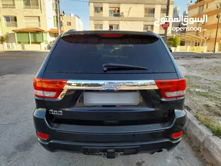  18 Jeep Grand Cherokee 2011                                                          Laredo 4x4