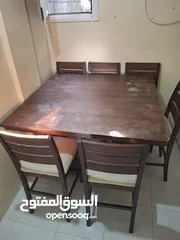  5 طباخ كهرباء بحالة جيدة جدا و  طاولة طعام بها 6 كراسي