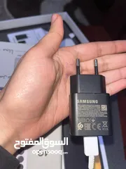  3 هاتف سامسونغ 2023 بحالة جيدة جدا بسعر مغري معه الشاحن الأصلي مع كفَرين الكاميرا 50 ميجا بكسل  8 رام