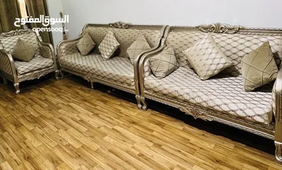  3 Sofa with pillow