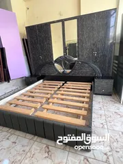  13 غرفة نوم ماستر بحالة ممتازة  تفصيل خشب لامنيت ملبس من داخل والخارج ،  تتكون من خزانة 6ابواب وتخت