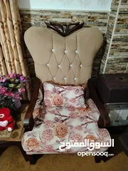  13 طقم كنبايات للبيع منظره فخم وحلو ونظيف بحال الوكاله ومريح بالجلوس مع طربيزات النص