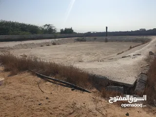  2 مزرعة للبيع بموقع مميز قريب للخدمات والسعر مناسب