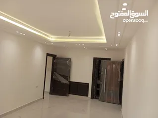  3 شقة ارضية معلقة مميزة على شارعين  بالبنيات  بتشطيب ومواصفات مميزه جدا عن باقي الشقق للبيع المستعجل