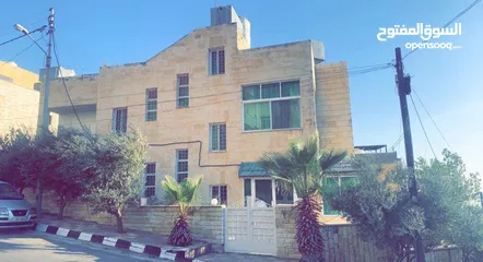  8 بيت مستقل على شارعين مُطل بسعر مغري جداً