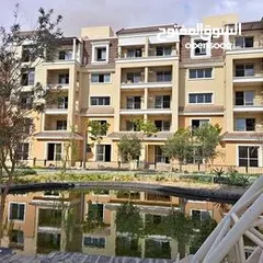  8 بتدور على s villa في كمبوند راقي وقريب من كل المناطق الحيويه وسور بسور مع مدينتى