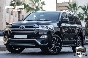  1 Toyota Land Cruiser 2017 Gx-r V8  السيارة بحالة الوكالة و قطعت مسافة 141,000 كم   اللون : اسود