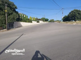  6 أرض مميزة في الفحيص 950م ذات اطلاله عاليه منطقه فلل فخمه تبعد عن مدرسه البكلوريا 3 دقائق