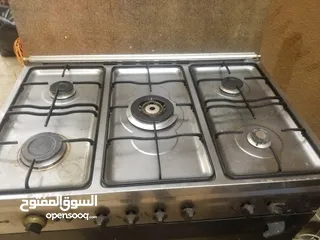  4 gas stove& Mike oven
