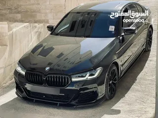  2 BMW 530e MODEL 2020  مميزه M KIT SPORT بحاله الوكاله معدله الشكل الخارجي لموديل 2023