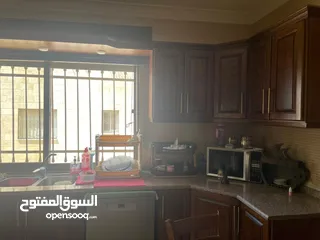  7 شقة مساحة 215م للبيع خلف مستشفى الراهبات الوردية