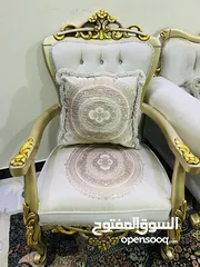  1 تخم ملكي كريمي للون مع سيت طبلات صغار