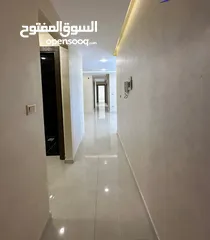  9 4 غرف نوم في الجبيهة قرب جامعة الاميرة سمية تشطيب فندقي مع تدفئة راكبة