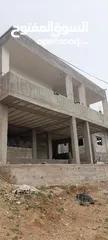  3 بيت في الحويه بالقرب من مدرسة البنات  للبيع