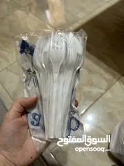  4 مرحبا عندي هدول للبيع اشتريتهم لمشروع صغير وما زبط معي  + 4 كيلو شوكلاتة