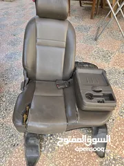  8 كراسي هونداي بورتر كاملة مع القواعد للبيع بحاجة إلى تنجيد او سلخات  عند منجد