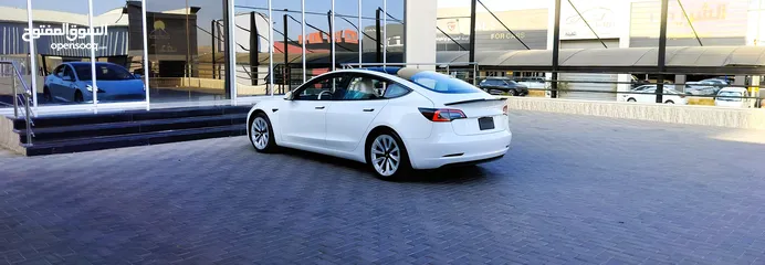  4 تيسلا 2021 model 3 فحص كامل 4 جـيـد فرش ابيض جنط 19بحالة الوكالة لون مميز للبيع بسعر لقطة ومحروووق