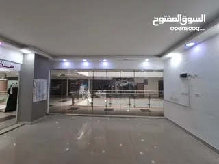  9 محل للايجار في الهيبرون سنتر مساحة المحل 60  متر مربع سوبر دلوكس