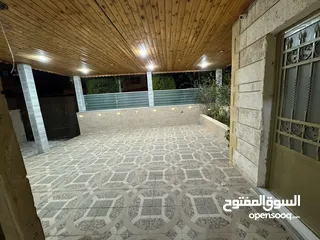  17 شقة أرضية سوبر ديلوكس مع ترس وكراج خاص منطقة جميله وقريبة من الأسواق والخدمات 3 مداخل