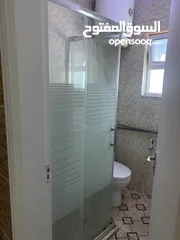  4 من المالك مباشره ، استوديوا غير مفروش ، قرب الخدمات ، بضاحية الياسمين ، شامل مُكيّف وغسالة
