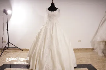  18 بدلات عرايس جديده و شبه جديده للبيع