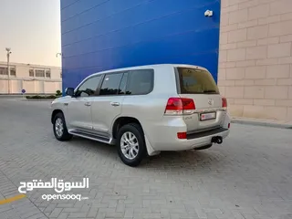  4 TOYOTA LAND CRUISER GXR V6