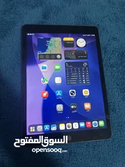  1 ايباد الجيل الثامن (8)  شبه جديد استعمال خفيف  128 g  تحديث اخر صدار جهاز مليون بالمية  متوفر توصيل