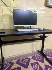  1 كمبيوتر مكتبي من ايكون مع طاولة والكرسي