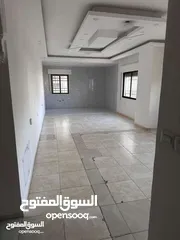  17 من المالك مباشرة شقه طابق اول في ابو عليا تشطيب جديد مساحة 100 متر عمر البناء 10 سنين