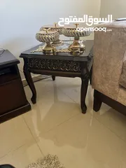 9 غرفة جلوس كاملة بحالة جيده جدا طقم كنب مريح وعملي وخاصة للاطفال مساحة عريضة للجلوس سهل الفك والغسيل