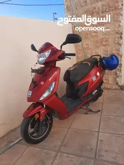  9 سكوتر هيرو للبيع 2032 او بدر على دراجات نارية غيارات
