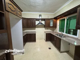  23 شقة أرضية سوبر ديلوكس مع ترس وكراج خاص منطقة جميله وقريبة من الأسواق والخدمات 3 مداخل