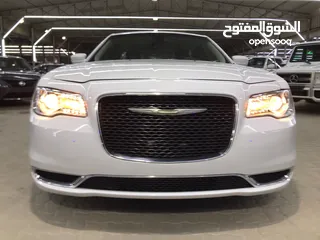  2 Chrysler 300 C