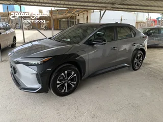  2 تويوتا bz4x 2022 برو فل الفل عداد 14 الف كيلو السياره بحاله الوكاله