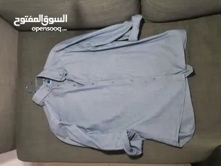  5 ملابس متنوعه للبيع ، قمصان و جاكيتات