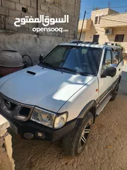  2 نيسان تيرانو 2005  للبيع او البدل اقتصادي سولار متور 3000