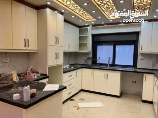  3 شقه فارغة في في الارسال قرب فندق البيست ايسترن