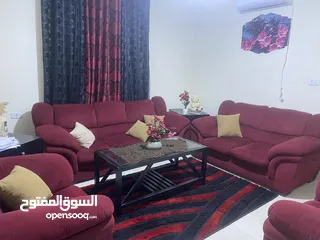  2 طقم كنب حالة ممتازة ب 130 دينار