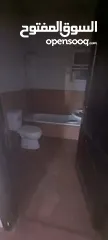  7 شقه سكنيه للبيع ويتوافر جميع الخدمات مثل سوبر ماركت وصيدليه وحلاق