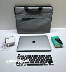  1 Macbook pro A1989 2018, i5 8th, 8gb Ram, 512gb ssd